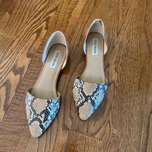 Steve Madden snakeskin pointed flats